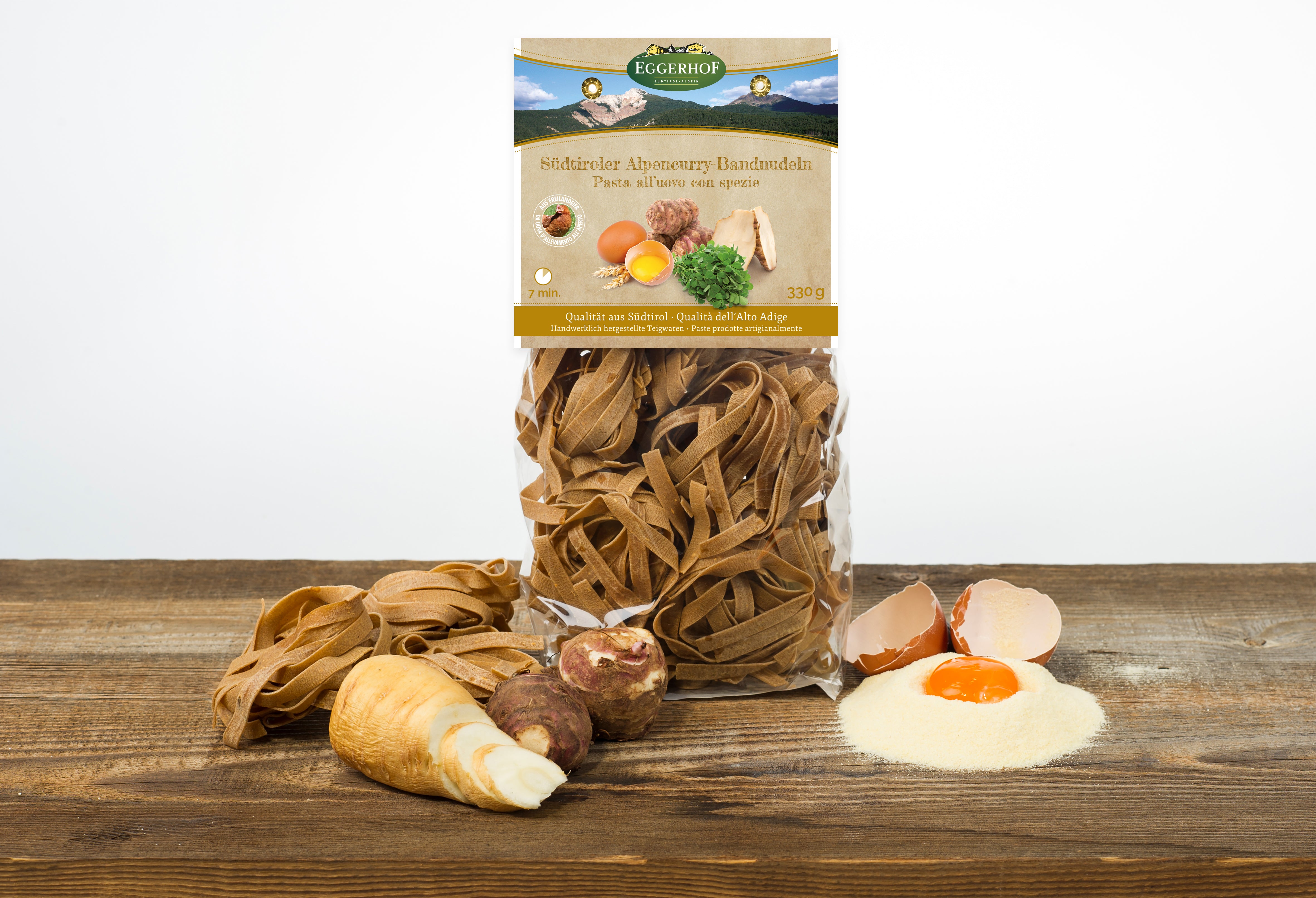 Pasta all'uovo con spezie