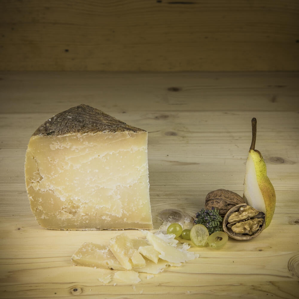 Italienischer Pecorino - Hartkäse aus Schafsmilch - 300 g