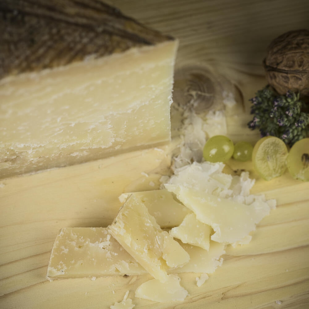 Italienischer Pecorino - Hartkäse aus Schafsmilch - 300 g