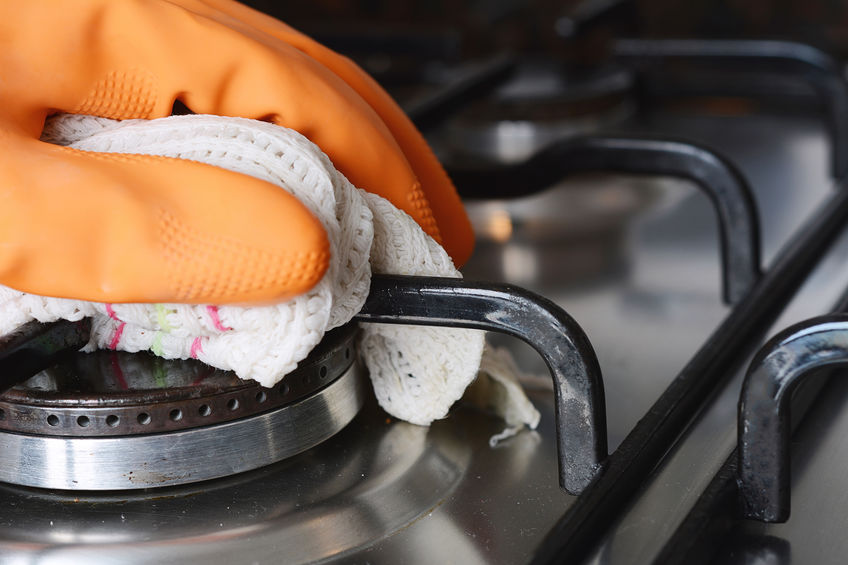 Come pulire i fornelli facilmente e senza fatica