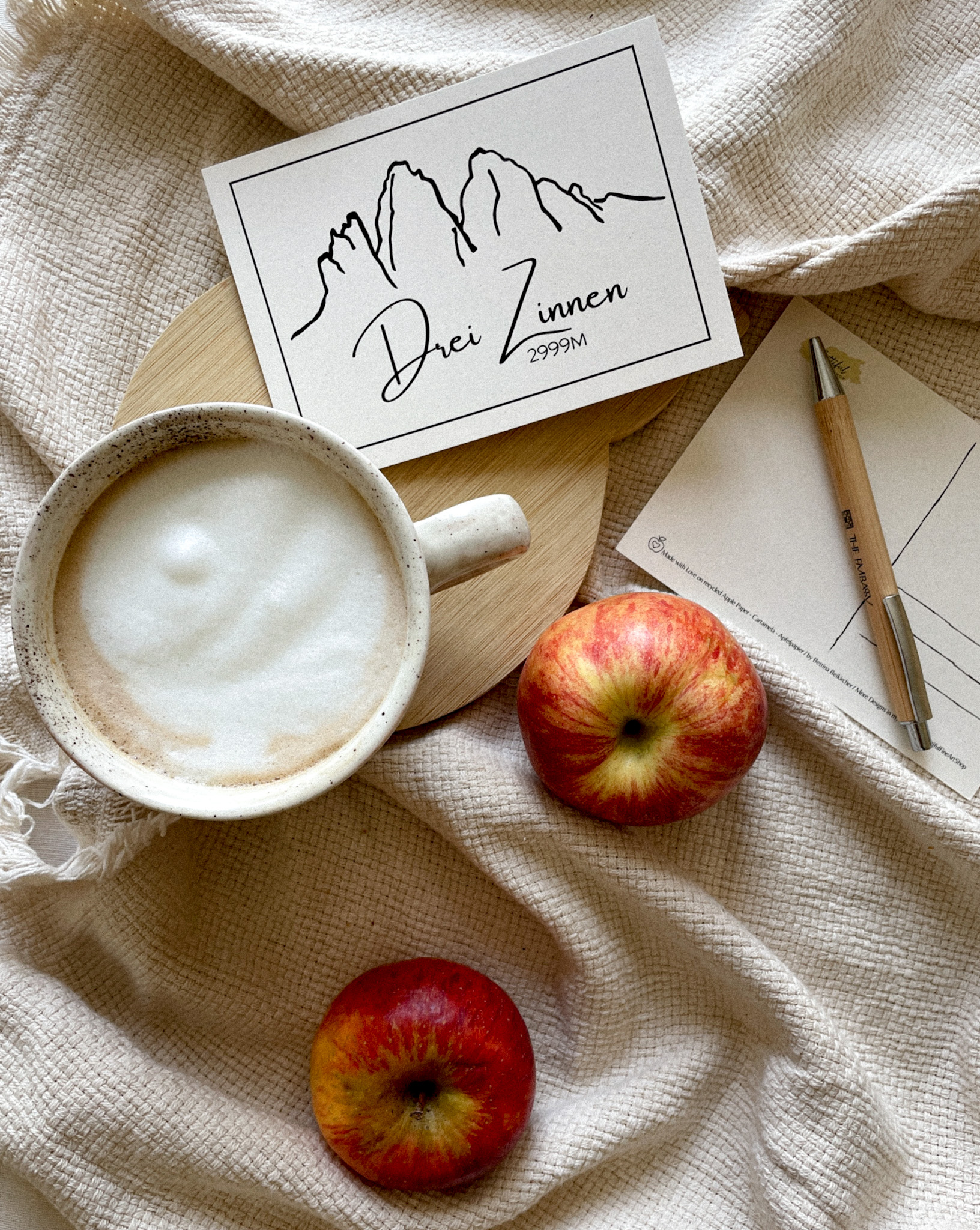 Cartolina di auguri con carta di mele: Tre Cime