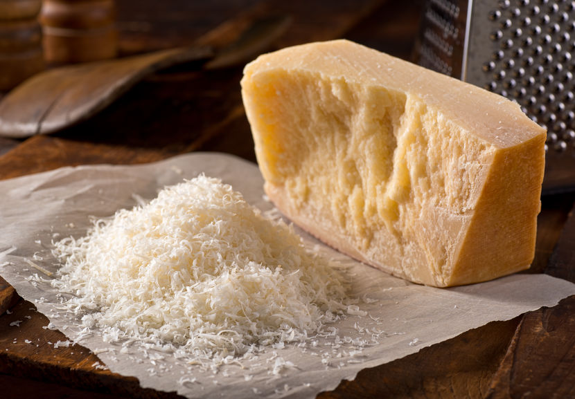Parmigiano Reggiano und Grana Padano Käse aus Italien